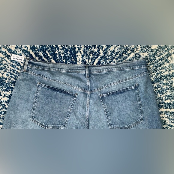 Old Navy Women's Distressed Blue Sky-Hi A-Line Jean Shorts (NWT) - Picture 5 of 7